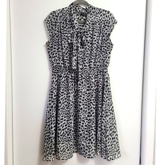Christina Dresses & Skirts - Leopard Print Black and White Bow Dress XL